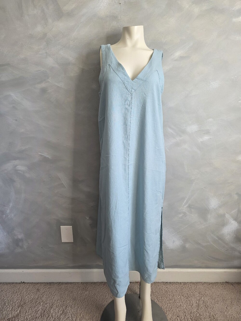 DKNY Linen-Blend V-Neck Maxi Dress Light Pale Blue Sleeveless NWOT Sz L